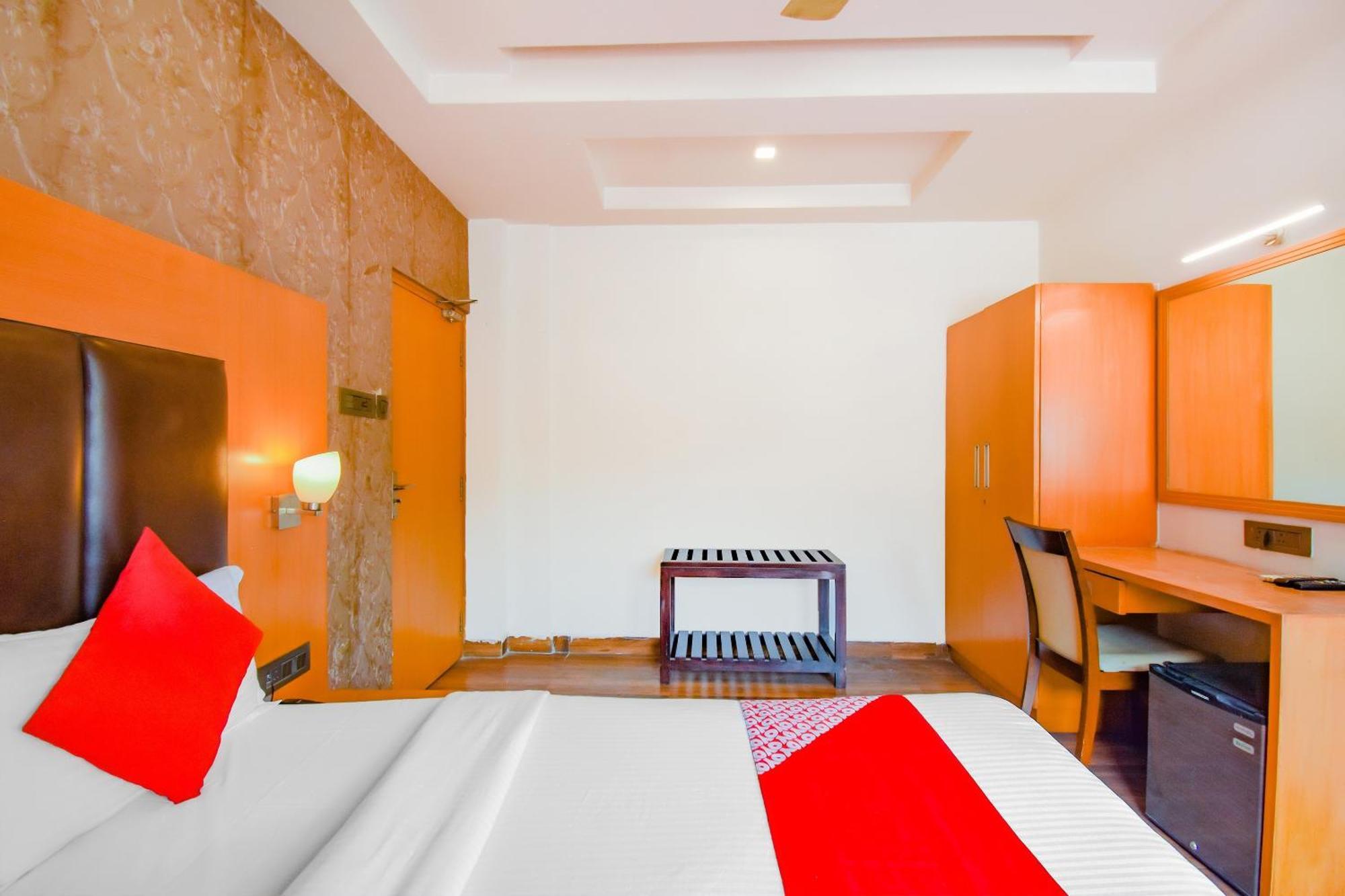 Hotel Super Oyo Krishna 4*